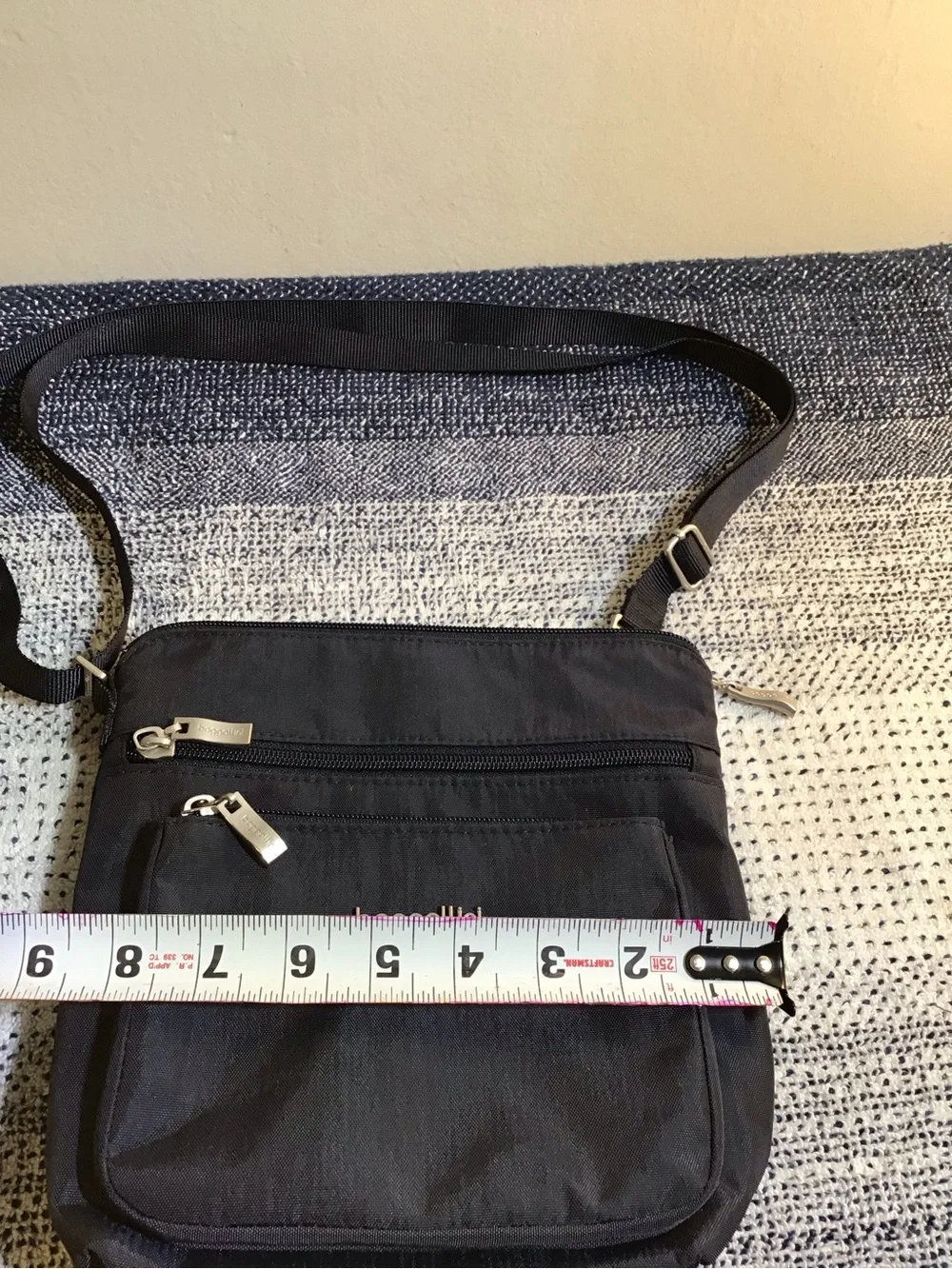 Baggallini Black Compact Crossbody Messenger Bag